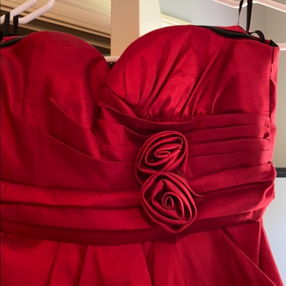 Formal dress - Picture 2 of 2